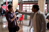 Jexi – Vorne L-R: Phil (Adam Devine), Kai (Michael Peña)