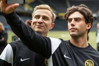 Mario – Die Rivalen verlieben sich ineinander, v.li.: Max Hubacher als Mario und Aaron Altaras als Leon.