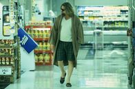 The Big Lebowski – Als ihm zwei Schurken auf den Lieblingsteppich pinkeln, ist Jeff Lebowski (Jeff Bridges) Leben nicht mehr das gleiche ...