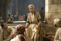 Der Medicus – Der große Gelehrte Ibn Sina (Ben Kingsley) unterrichtet seine Schüler.