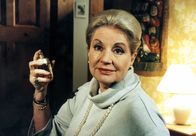 Single Bells – Lilibet, Luiserls und Katis Mutter (Johanna von Koczian) : Honorarfrei lediglich fuer Ankuendigungen und Veroeffentlichungen im Zusammenhang mit obiger BR-Sendung bei Nennung: Bild: BR . Andere Verwendungen nur nach entsprechender vorheriger schriftlicher Vereinbarung mit dem BR-Bildarchiv, Tel. 089 / 5900 3040, Fax 089 / 5900 3284.