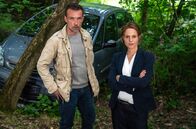 Polizeiruf 110 – Kriminalhauptkommissarin Olga Lenski (Maria Simon) und Kriminalhauptkommissar Adam Raczek (Lucas Gregorowicz) am TatortKriminalhauptkommissarin Olga Lenski (Maria Simon) und Kriminalhauptkommissar Adam Raczek (Lucas Gregorowicz) am Tatort.