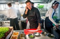Meine Mutter ... – Rufus (Stephan Luca) arbeitet daran, seinen Gourmet-Stern zurückzuholen.