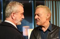 Der Irland-Krimi – Superintendent Kelly (Declan Conlon, li.) und Unterweltboss William Joyce (Dave Duffy) stehen sich gegenüber.