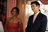 The Flash – Iris West-Allen (Candice Patton, l.); Barry Allen (Grant Gustin, r.)
