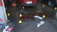The First 48 – Die Dokumentationsreihe zeigt die spektakulärsten Fälle der amerikanischen Polizei, die alle eines gemeinsam haben: Sobald sie an einen Tatort gerufen werden, beginnt für die Ermittler ein Wettlauf gegen die Zeit. Finden sie in den ersten 48 Stunden keinen entscheidenden Hinweis, verringert sich ihre Chance, ein Verbrechen zu lösen, um die Hälfte.