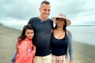 Hin und weg – Tom Friedli lebt mit Angie und Carlita in Ecuador