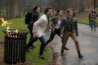 MacGyver – (v.l.n.r.) Riley Davis (Tristin Mays); Russ Taylor (Henry Ian Cusick); Desi Nguyen (Levy Tran); Angus MacGyver (Lucas Till)