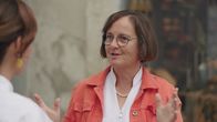 Reisezeit – Sasa Schwarzjirg mit Fremdenführerin Monika Hauleitner