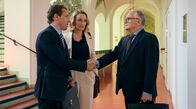 Die Heiland - Wir sind Anwalt – Ben Ritter (Peter Fieseler, l.) und Romy Heiland (Christina Athenstädt, M.) sind im Geldwäsche-Prozess auf die Unterstützung von Oberstaatsanwalt Dr. Wolfgang Tümmler (Bernhard Schir, r.) angewiesen.