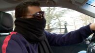 Drogen im Visier – NEW YORK CITY, N.Y.- A drug dealer in car. (Photo Credit: National Geographic Channels/Sally Griffiths)