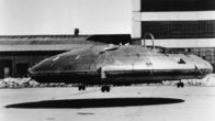 Spacetime – In den 1940er-Jahren beginnt der kanadische Hersteller Avro Canada mit der Entwicklung scheibenförmiger Flugzeuge. Dabei entsteht der experimentelle Senkrechtstarter VZ-9AV Avrocar.