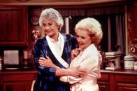 Golden Girls – L-R: Dorothy Zbornak (Bea Arthur) und Rose Nylund (Betty White)
