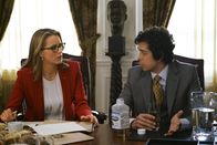Madam Secretary – Elizabeth McCord (Téa Leoni, l.); Matt Mahoney (Geoffrey Arend, r.)