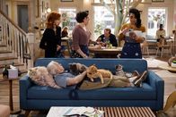 Call Me Kat – (vl.n.r.) Sheila (Swoosie Kurtz); Phil (Leslie Jordan); Kat (Mayim Bialik); Randi (Kyla Pratt)