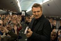 Non-Stop – Während eines Routinefluges nach London erhält Air-Marshall Bill Marks (Liam Neeson) plötzlich eine SMS, in der mitgeteilt wird, dass alle 20 Minuten ein Passagier getötet wird, sollten nicht 150 Mio. Dollar auf ein bestimmtes Konto gehen. Eine fieberhafte Jagd beginnt ...