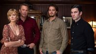 Yellowstone – L-R: Beth Dutton (Kelly Reilly), John Dutton (Kevin Costner), Kayce Dutton (Luke Grimes) und Jamie Dutton (Wes Bentley)