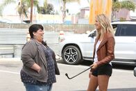 The Mick – L-R: Alba (Carla Jimenez) und Mickey (Kaitlin Olson)
