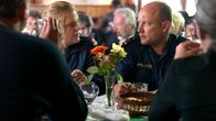 Braunschlag – Polizistin Gerti (Stefanie Reinsperger), Polizist Hannes (Erol Nowak).