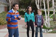 The Goldbergs – (v.li.) Troy Gentile (Barry Goldberg), Hayley Orrantia (Erica Goldberg), Sean Giambrone (Adam Goldberg).