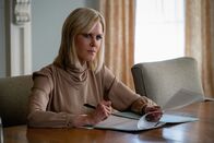 Bombshell - Das Ende des Schweigens – moderatorin Gretchen Carlson (Nicole Kidman) erstattet Anzeige wegen sexueller Übergriffe gegen ihren ehemaligen Chef bei Fox News.