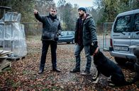 Tatort – Reto Flückiger (Stefan Gubser, li.) vernimmt Crewmitglied Christian Streuli (Aaron Hitz).
