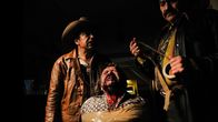 El Narco – L-R: Benny García (Damián Alcázar), Don Camilo (José Sefami), El Cochiloco (Joaquín Cosio)