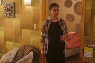 The Rookie – Cesiah Olivo (Madalyn Horcher), die schwangere Freundin eines einflussreichen Drogendealers versucht sich vor ihrem Freund zu verstecken.