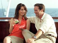 Unter weißen Segeln – Peter Rautenberg (Helmut Zierl) und seine Frau Sonja (Katharina Müller-Elmau) unternehmen gemeinsam eine Traumreise, doch an Bord der "Royal Clipper" gerät ihre Ehe in eine Krise.