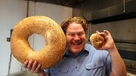 Man vs. Food - Die XXL-Challenge! – (4. Staffel) - Casey Webb