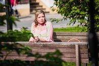Die Landarztpraxis – Person: Dr. Sarah König (Caroline Frier); Dateiname: 2804314.jpg; Rechtehinweis: Dieses Bild darf bis eine Woche nach Ausstrahlung honorarfrei fuer redaktionelle Zwecke und nur im Rahmen der Programmankuendigung verwendet werden. Spaetere Veroeffentlichungen sind nur nach Ruecksprache und ausdruecklicher Genehmigung der Seven.One Entertainment Group GmbH moeglich. Nicht fuer EPG! Verwendung nur mit vollstaendigem Copyrightvermerk. Das Foto darf nicht veraendert, bearbeitet und nur im Ganzen verwendet werden. Es darf nicht archiviert werden. Es darf nicht an Dritte weitergeleitet werden. Aneinanderreihung/Zusammenlegung/Kopplung von Bildern zum Zweck der Erstellung von Slide-Shows o.ä. nicht gestattet; Verbindung/Einfügen/Anfügen von Werbung nicht gestattet. Bei Fragen: foto@seven.one Voraussetzung fuer die Verwendung dieser Programmdaten ist die Zustimmung zu den Allgemeinen Geschaeftsbedingungen der Presselounges der Sender der Seven.One Entertainment Group GmbH.