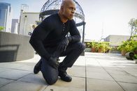 Navy CIS: L.A. – Ein neuer Fall, bei dem der Navy-Maschinist Brandon Noah ermordet wurde, beschäftigt Sam (LL Cool J) und seine Kollegen ...