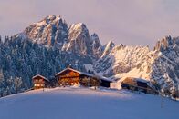 Heimatleuchten – Osterreich, Tirol, Bauernhof bei Kitzb¸hel gegen Wilden Kaiser