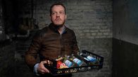 Tatort (WDR) – Norbert Jütte (Roland Riebeling) ist ein Gefangener: Der Kriminalbeamte wird als Geisel gehalten, die Verpflegung soll fünf Tage reichen.