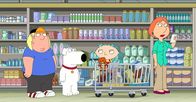 Family Guy – v.l.) zum Einkaufen mitgenommen wird, hält ihn im Supermarkt eine Dame für ein kleines Mädchen - er hat genug davon und fasst daraufhin einen Entschluss.