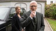 Die Chefin – Vera Lanz (Katharina Böhm, l.) befragt den Richter Dr. Jakob Murnau (Ernst Stötzner, r.) zum Prozess von Thore Wilke. Doch er scheint etwas zu verschweigen.