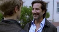MacGyver – Angus MacGyver (Lucas Till, l.); Russ Taylor (Henry Ian Cusick, r.)