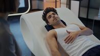 DreaMars – Eytan (Yehuda Buhbut) ist in Emma (Romi Aviram) verliebt.