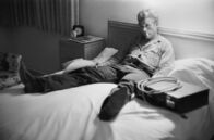 James Dean - Generation Rebell – Richard C. Miller begleitete James Dean während der Dreharbeiten zu seinem letzten Film „Giganten“ und schuf intime Porträts von unmittelbarer Nähe.