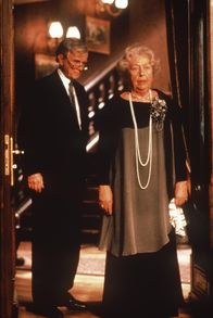 Ödipussi – Louise (Katharina Brauren, r.); Paul Winkelmann (Loriot, l.)