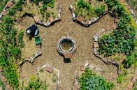 Ein Tag – Die spezielle Gestaltung der Pflanzflächen soll den Gewächsen im Bauerngarten ermöglichen, weitgehend ohne zusätzliches Gießen über den trockenen Sommer zu kommen.