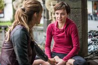 Hin und weg – (r.)Kiki (Julia Koschitz) und (l.) Sabine (Miriam Stein)
