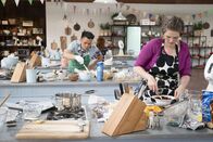 Das große Backen - Australien – Jawin Ratchawong (l.); Ella Rossanis (r.)