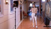 einfach Mensch – Zu Hause in Wuppertal sind Familie und Freunde stolz auf Gina Rühl und bewundern ihre Resilienz und ihre Lebensfreude. Die Studentin ist eine gefragte Motivationsrednerin, modelt und möchte ihre Erlebnisse in einem Kinderbuch verarbeiten.