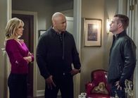 Navy CIS: L.A. – Callen (Chris O'Donnell, r.), Sam (LL Cool J, M.) und Anna (Bar Paly, l.) wollen Arkady Kolchek aus der Gewalt seiner Geiselnehmer befreien und sind dafür nach Russland gereist ...