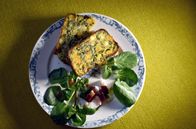Zu Tisch ... – Ein herzhafter Brunnenkresse-Kuchen mit Brunnenkresse-Salat