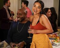 The Bold Type – Oliver Grayson (Stephen Conrad Moore, l.); Kat Edison (Aisha Dee, r.)