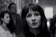 Leto – Natasha (Irina Starshenbaum) fühlt sich von Anfang an zu Viktor hingezogen. Ihre Liebe zu Mike und dem gemeinsamen Sohn überwiegt jedoch.