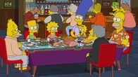 Die Simpsons – "Die Simpsons", "Weihnachten in Florida." Kaum ist Thanksgiving vorbei, packt die Simpsons die Vorfreude auf das Weihnachtfest. Bart und Lisa wünschen sich einen neuen Fernseher. Um ein 'Black Friday'-Schnäppchen zu ergattern, stellt Marge sich mitten in einer frostigen Nacht vor dem Shopping Center an - doch vergeblich. Da hat Lisa eine fabelhafte Idee: Warum nicht Weihnachten in Florida verbringen? Prompt wird ein billiges Hotel gebucht und los geht's! Doch das erhoffte Idyll erweist sich als Fiasko.