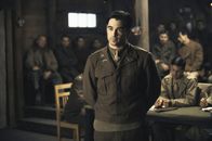 Das Tribunal – Obwohl selbst Gefangener in einem Nazilager, muss Lt. Hart (Colin Farrell), vor dem Krieg Jurastudent, einen mordverdächtigen schwarzen Kameraden verteidigen ...